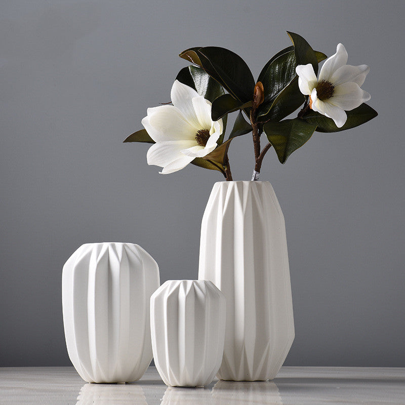 White Ceramic Vase Decoration Fashion