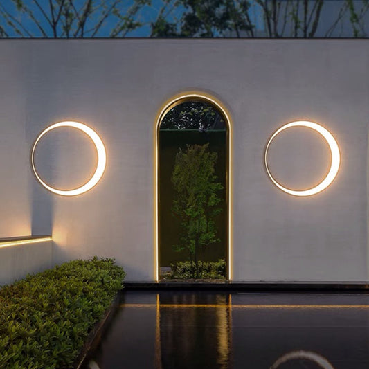 Simple Round Weatherproof Outdoor Wall Lamp